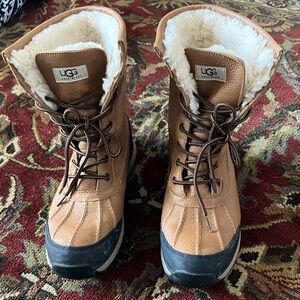 WOMEN’S UGG BOOTS ADIRONDACK lll SIZE 10